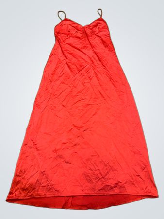 Rotes Spaghetti-Träger-Maxikleid