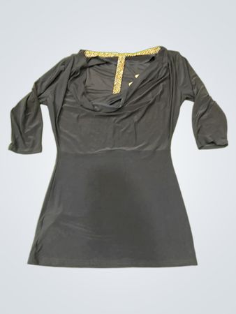 Dunkelblaues verzierendes Kleid
