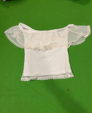 Weißes Off-Shoulder-Top mit Spitze bordüre
