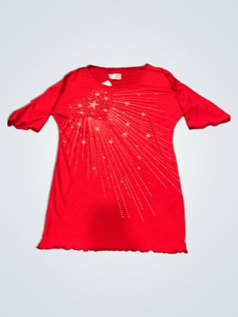 Rotes T-Shirt mit weißem Grafikdruck