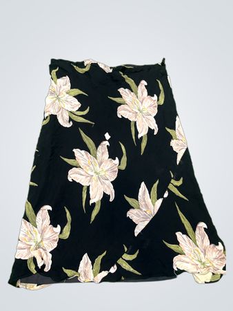 Schwarzer Rock mit Blumenmuster