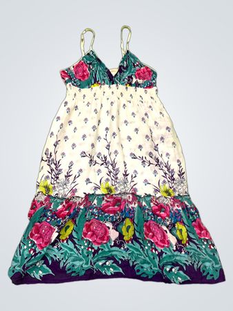 Weißes Blumenmuster-Maxikleid
