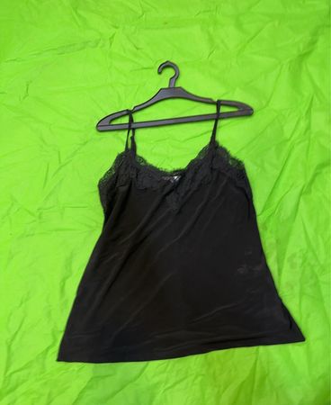 Amisu Schwarzes Spitzenbesatz Cami Top