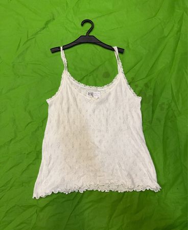 Spitzenbesetztes Cami-Top in Weiß