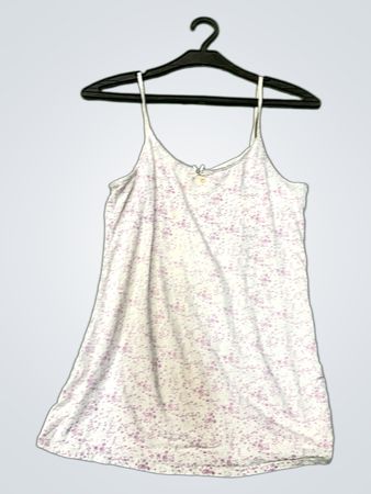 Weißes Trägershirt mit lila Blumenmuster
