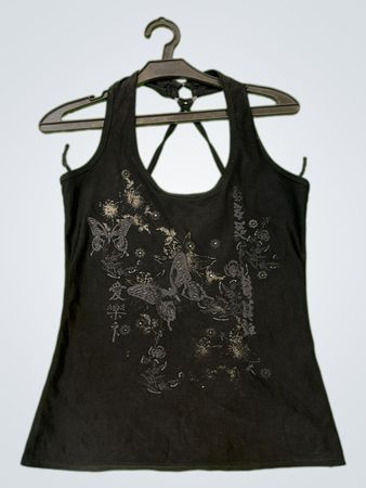 Schwarzes Tanktop mit Schmetterling und asiatischer Schriftgrafik