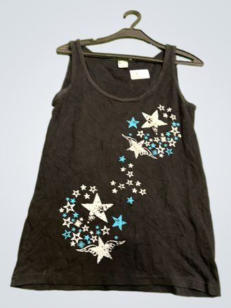 Schwarzes Tanktop mit Sternenmotiv