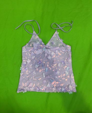 Upcycled Lavendel Pailletten und blumengeschmücktes Halsbandtop