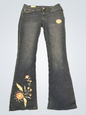 „Upcycled APT.9 Bestickte Schlagjeans“