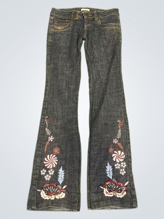 Upcycled Promod Bestickte Schlagjeans
