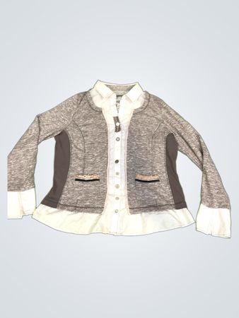 einfaches weißes Design von SE Damen Grauer Cardigan mit weißem Hemd darunter