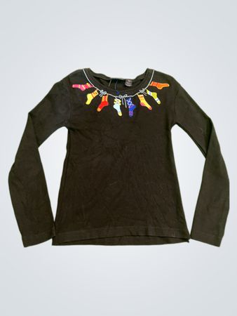 Schwarzes Langarmshirt mit Socken-Grafik
