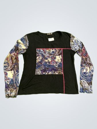 Finette Black Langarmshirt mit floral bedruckten Ärmeln