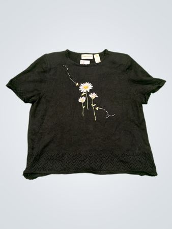 Alfred Dunner Schwarzer Kurzarm Pullover mit gestickter Gänseblümchen