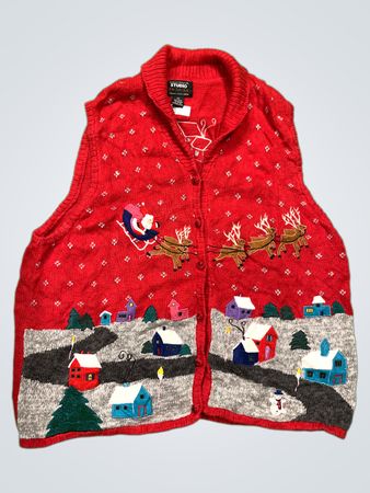 Studio Fa La La Rote Weihnachtsweste mit Weihnachtsmann und Dorfszene