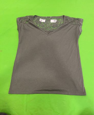 Grau T-Shirt mit Spitzendetail