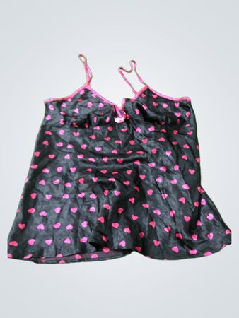 Black and pink heart print nightgown