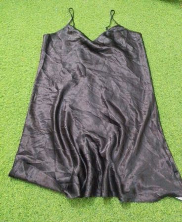 Robes nuisette en satin noir