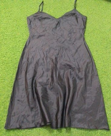Schwarzes Spaghetti-Trägerkleid
