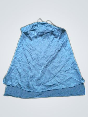 Dunkelblaues Satinkleid