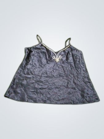 Schwarzes Trägershirt mit Perlenbesatz am Halsausschnitt