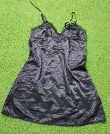 Divided by H&M schwarzes Satin-Minikleid mit Spaghettiträgern