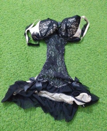 Schwarzes und beiges Spitzen-Dessous-Set