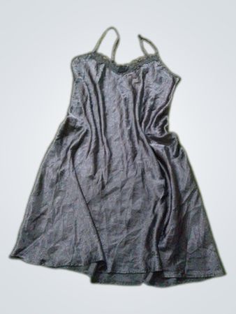 Spitzenbesatz Negligé-Kleid