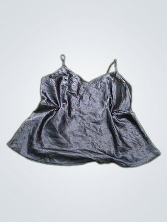 Schwarzes Satin-Hemdchen