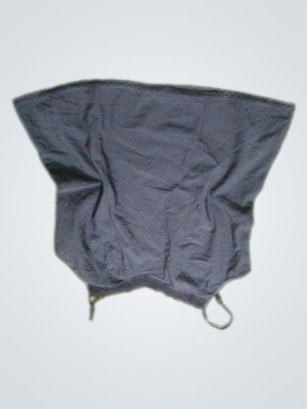 Camisola preta com acabamento em renda