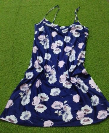 Vestido slip com estampa floral azul-marinho EPISODE