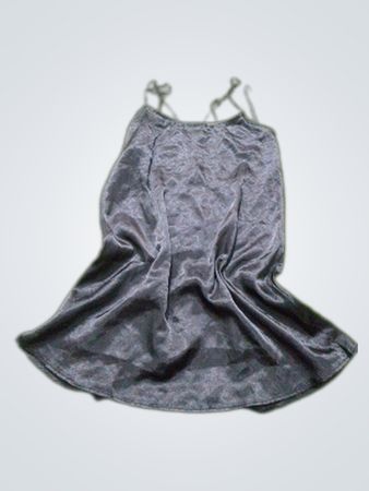 Robe nuisette en satin noir