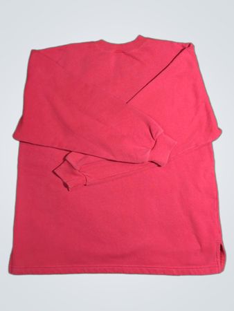 Rotes Sweatshirt mit Schneemann-Grafik