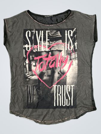Black Graphic Sleeveless Top