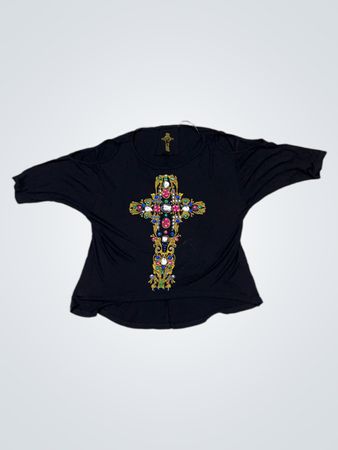 Schwarzes T-Shirt mit verzierten Kreuz