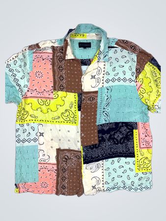 NO BOUNDARIES Patchwork Bandana Print Kurzarm Hemd mit Knopfleiste