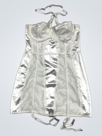Weißes Satin- und Spitzen-Dessous-Set