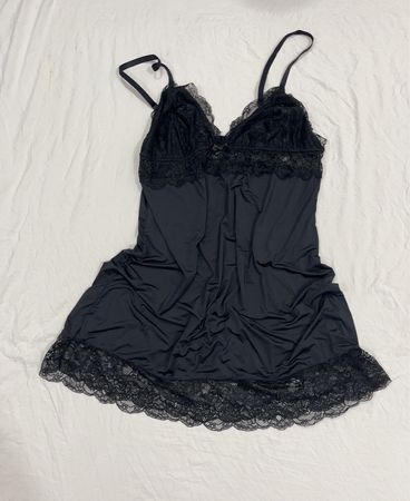 Schwarze Spitzenbesatz-Chemise