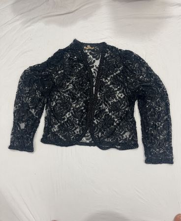 Razzle Dazzle schwarze Spitzejacke mit Perlenstickerei