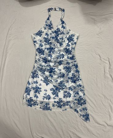 Weiß-blaues florales Neckholder-Kleid