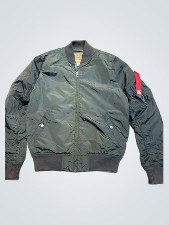 Alpha Industries Inc. MA-1 Bomberjacke