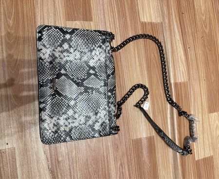 Snakeskin Pattern Shoulder Bag