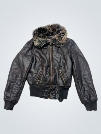 Chaqueta bomber de cuero sintético color calabaza con cuello de piel
