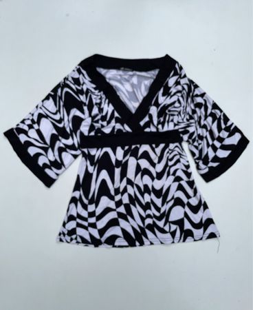 mixer Black and White Wavy Wrap Blouse