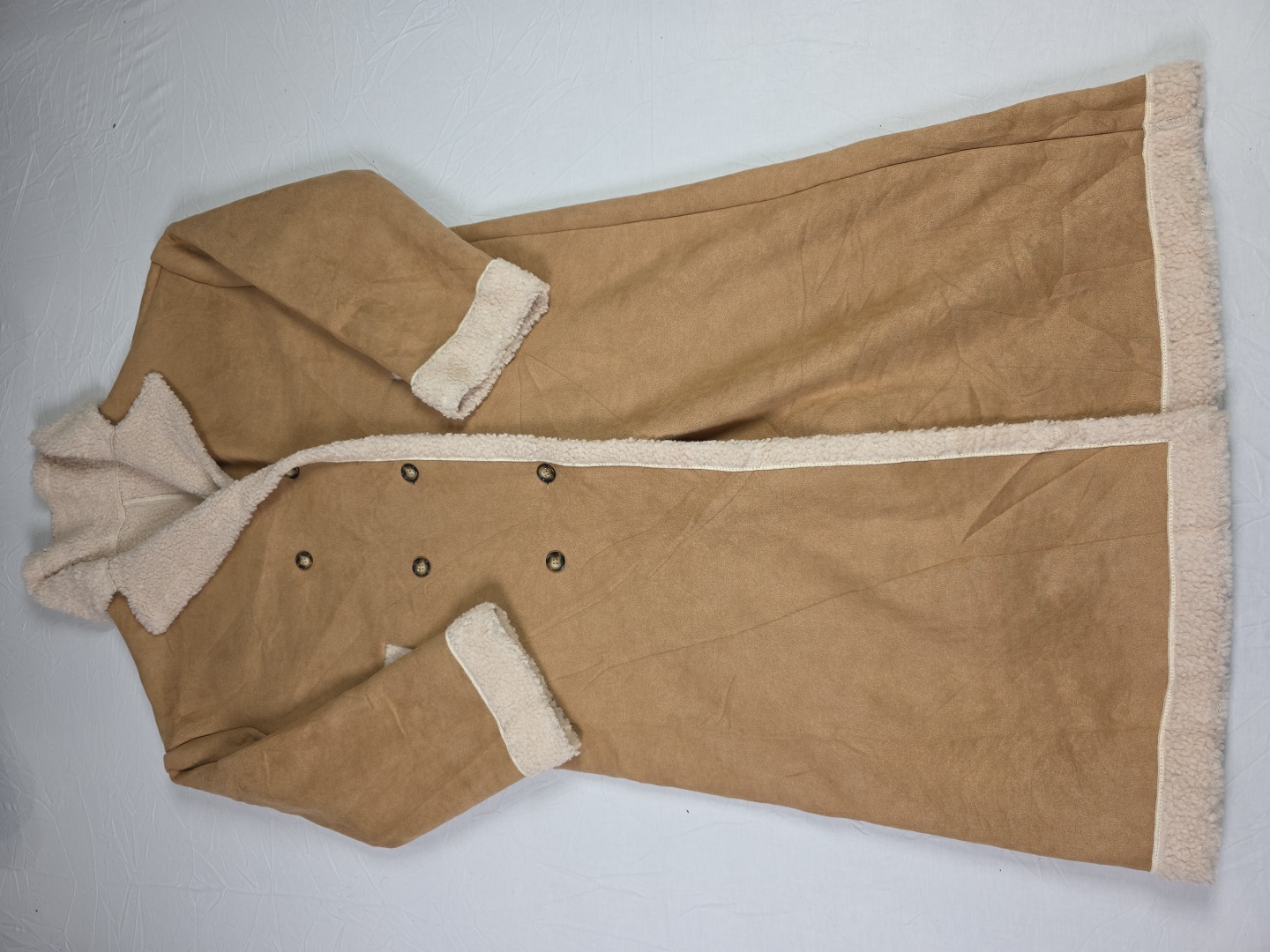 Beige Lammfell-Mantel