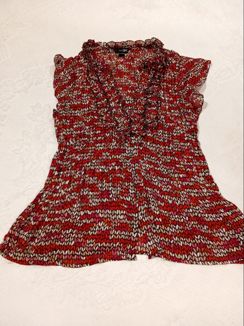 Blusa con volantes East 5th