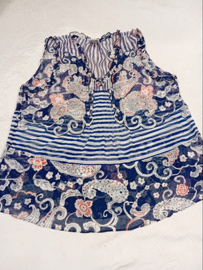 Cabi Floral Print Ärmellose Bluse