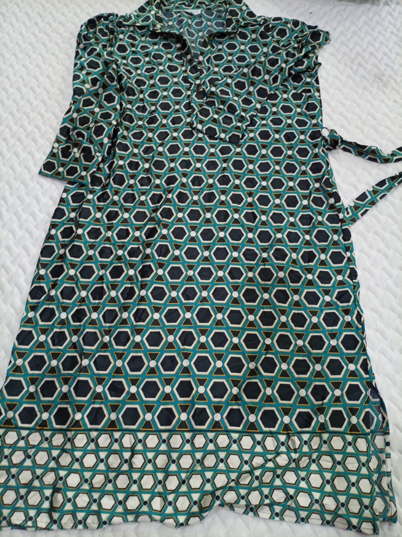Geometrischer Druck Midi Hemdkleid