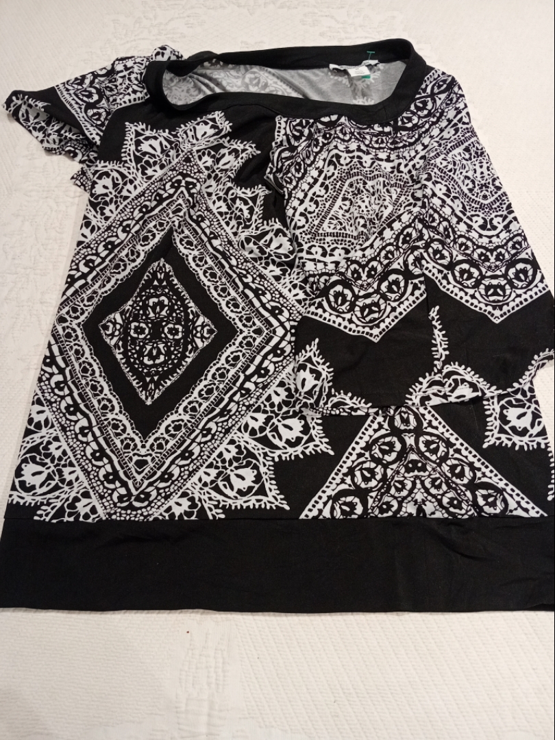 White House Black Market Printed Top