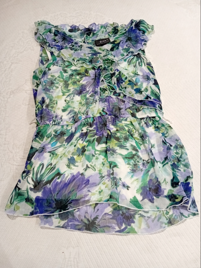 Floral Print Sleeveless Top